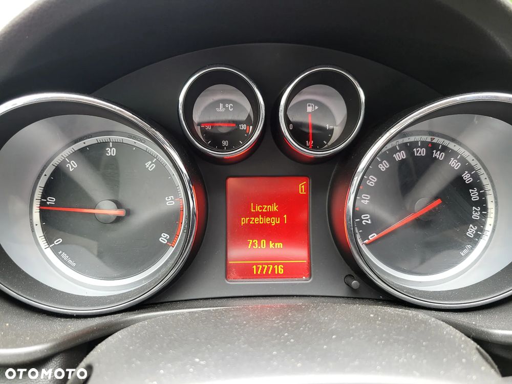 Opel Insignia 2.0 CDTI - 9