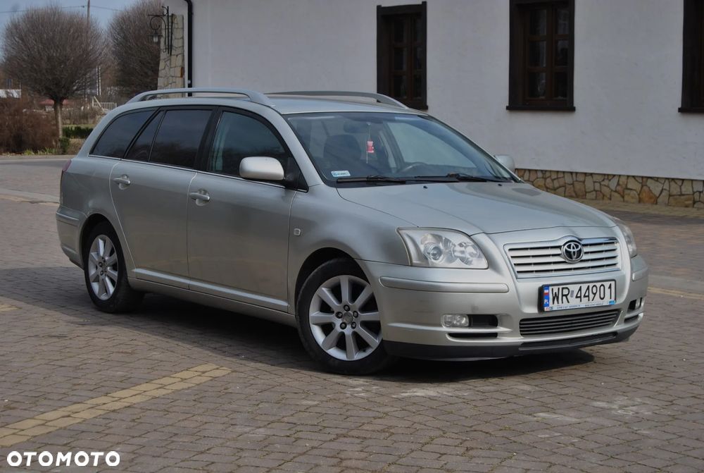 Toyota Avensis - 2