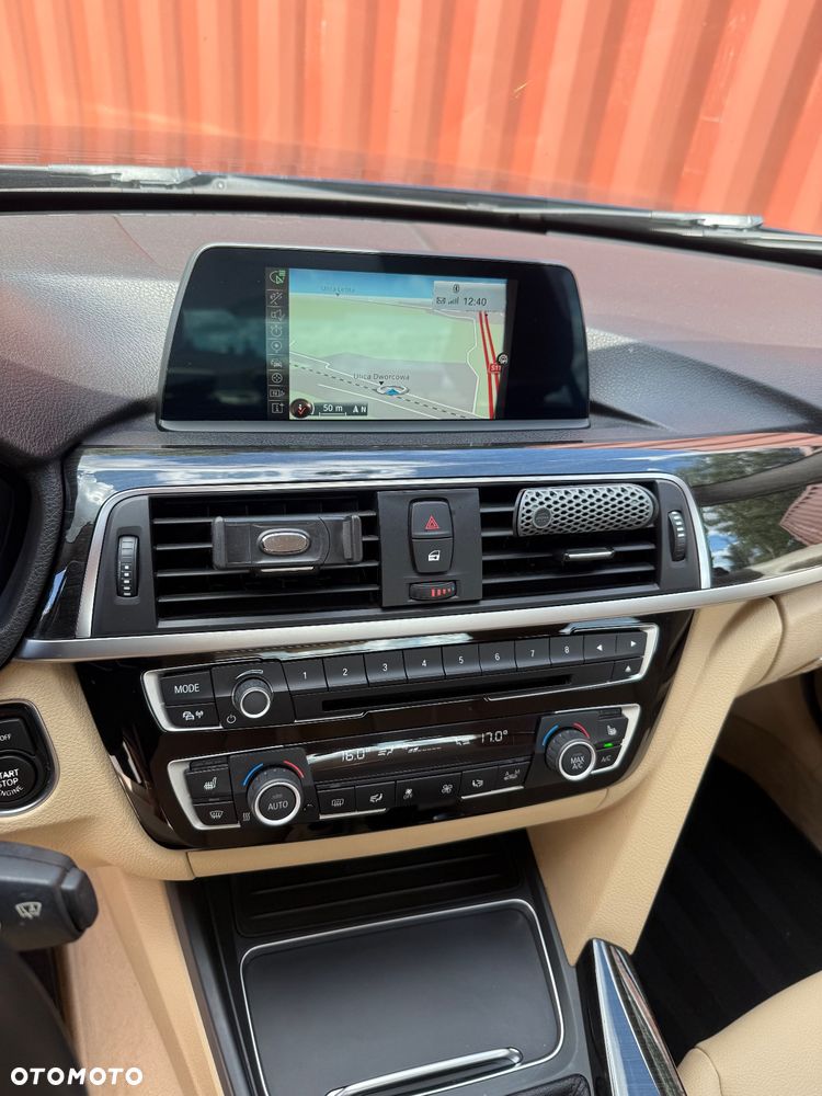BMW Seria 3 318d Luxury Line - 11