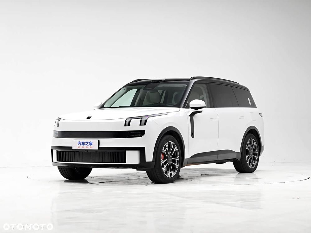 Lynk & Co 900 - 2