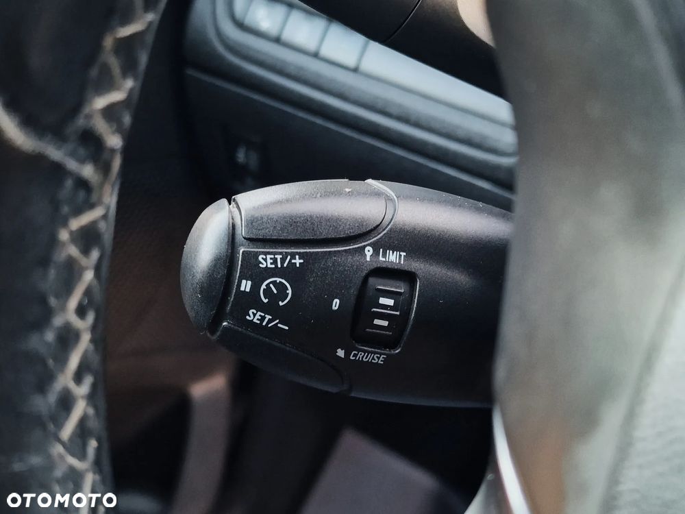 Peugeot 2008 BlueHDi FAP 120 STOP & START Allure - 32