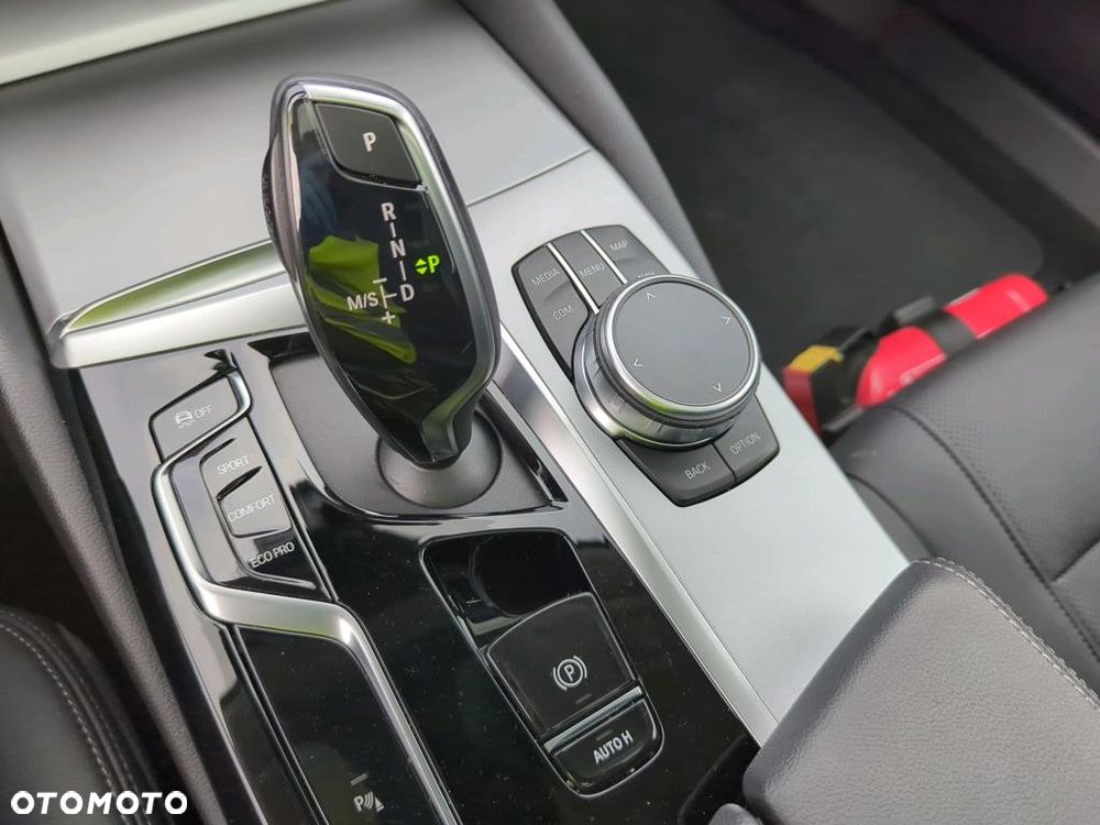 BMW Seria 5 530i mHEV - 15