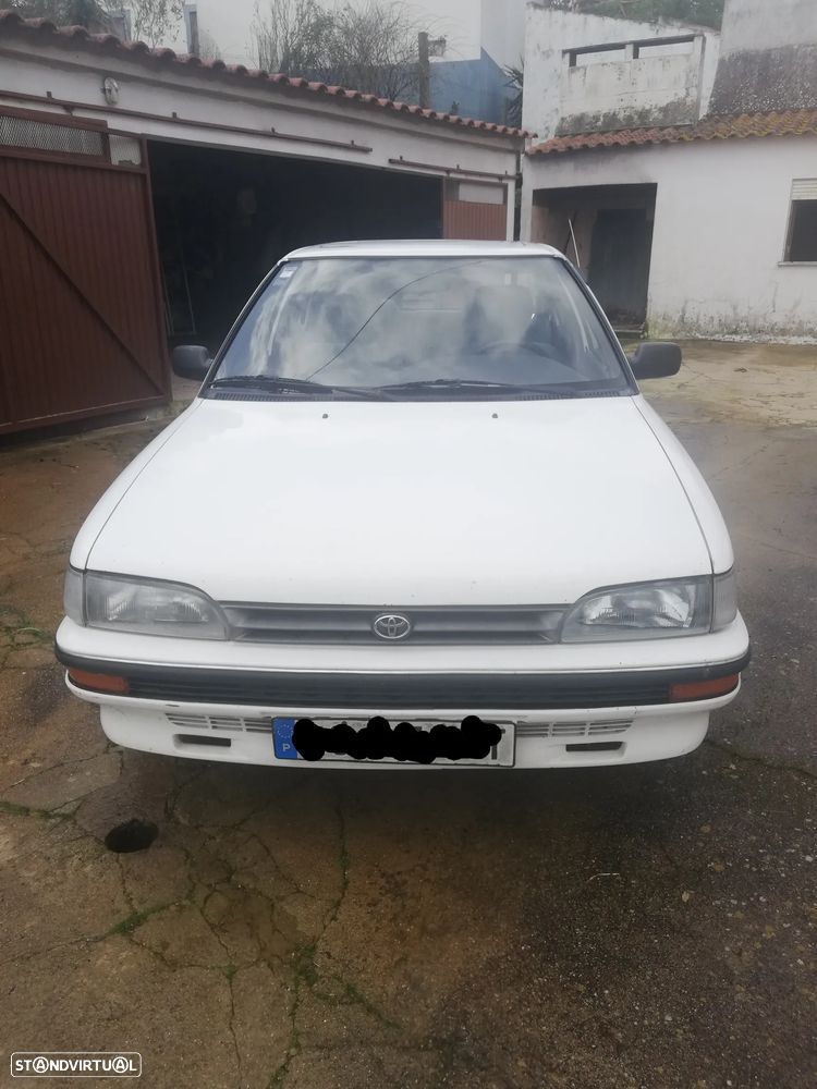 Toyota Corolla - 1
