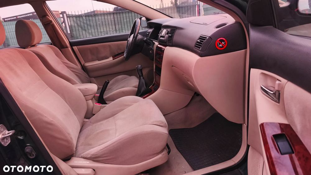 Toyota Corolla 2.0 D-4D Sol - 22