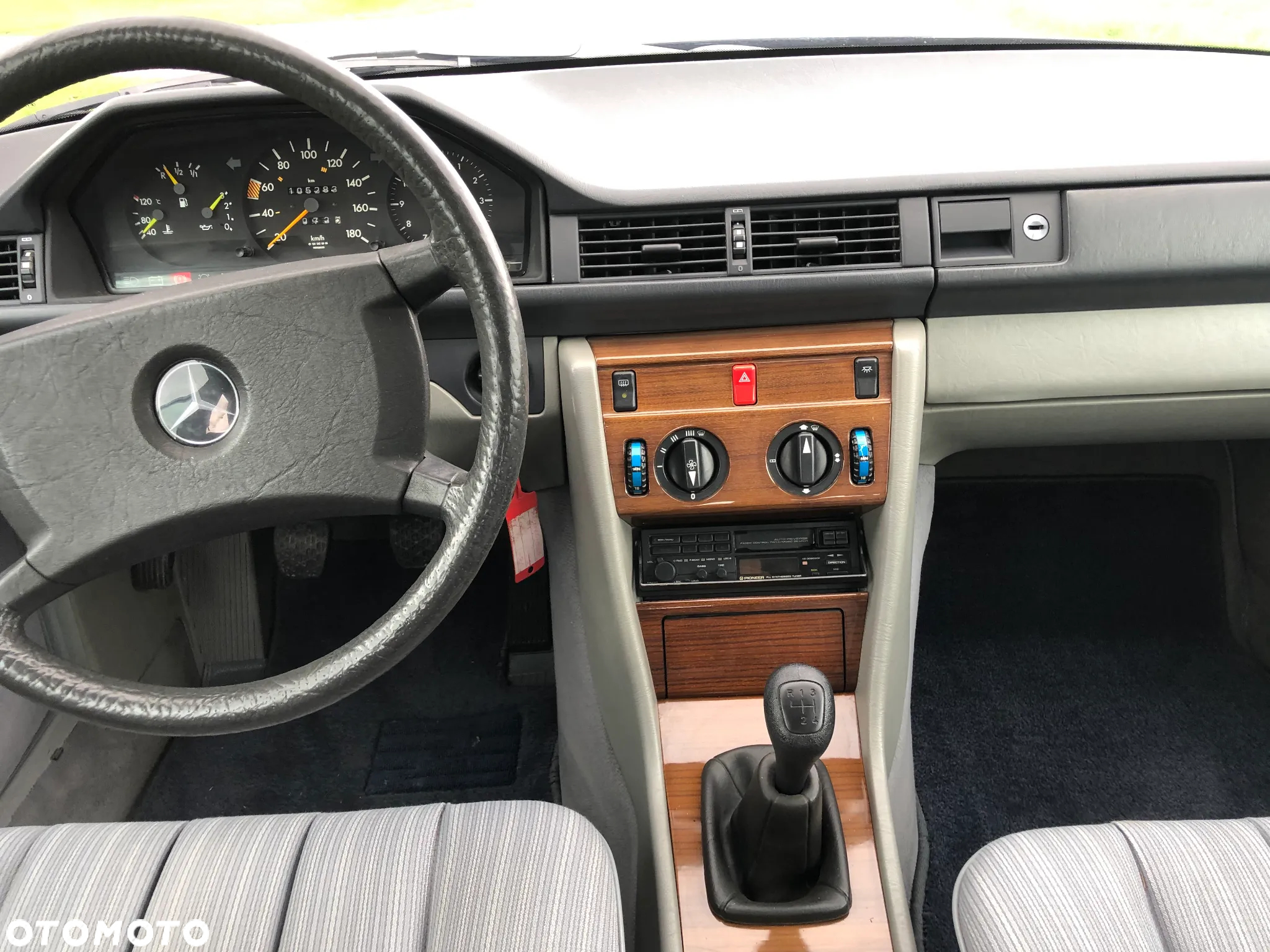 Mercedes-Benz W124 (1984-1993) - 24