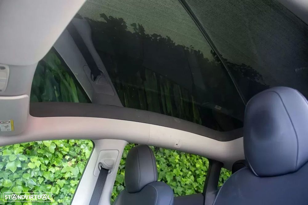 Tesla Model Y Long Range Dual Motor AWD - 15