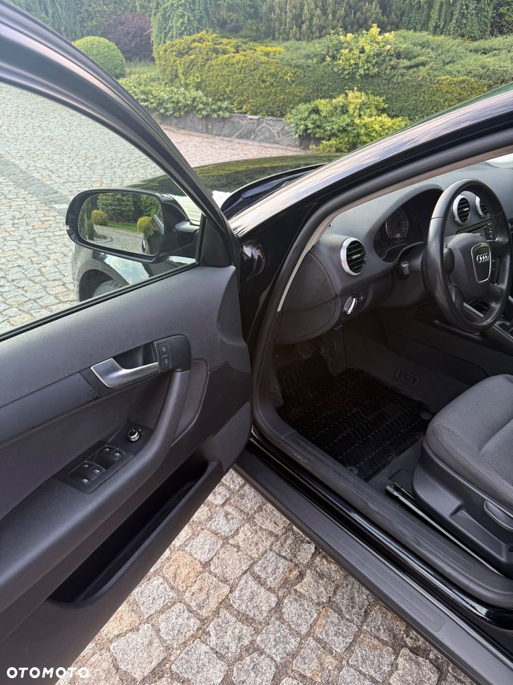 Audi A3 Sportback 1.6 Ambiente - 18