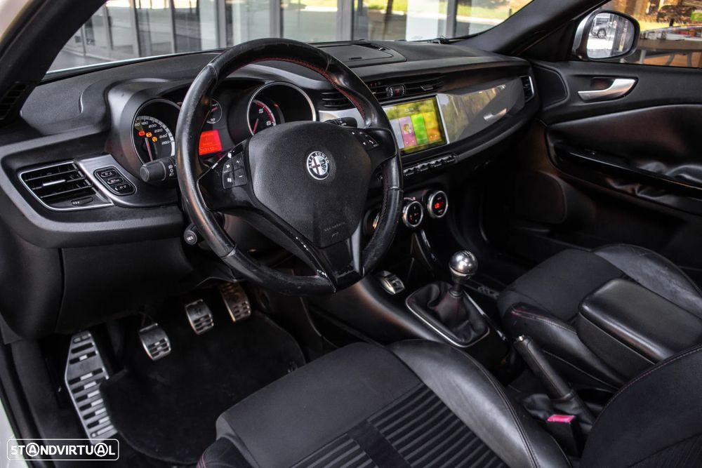 Alfa Romeo Giulietta 1.6 JTDM Distinctive - 18