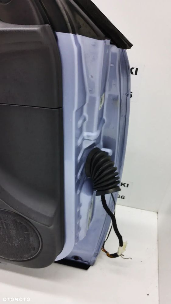 VW Passat B5 Kombi  Sedan  Drzwi Lewe Przód LL5Y - 12