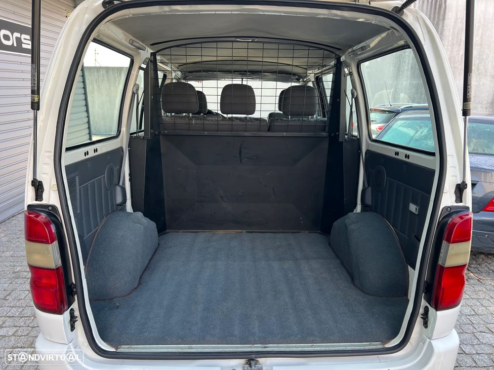 Toyota HiAce 2.5 D-4D Curto Luxo 2.6T - 17