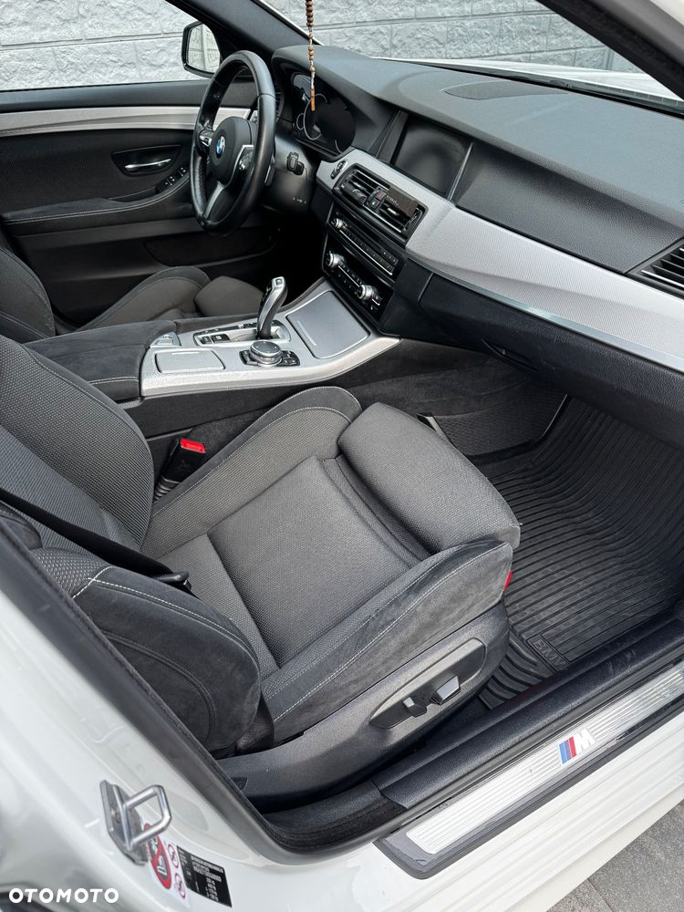 BMW Seria 5 520d xDrive - 24