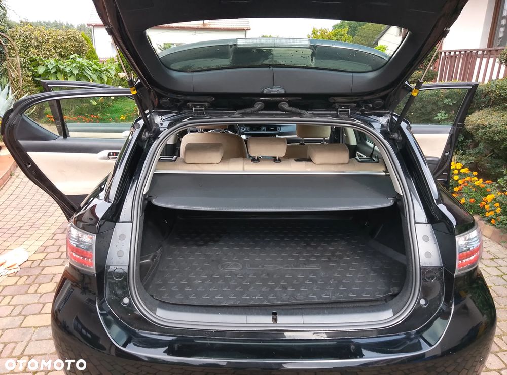 Lexus CT 200h Black - 23