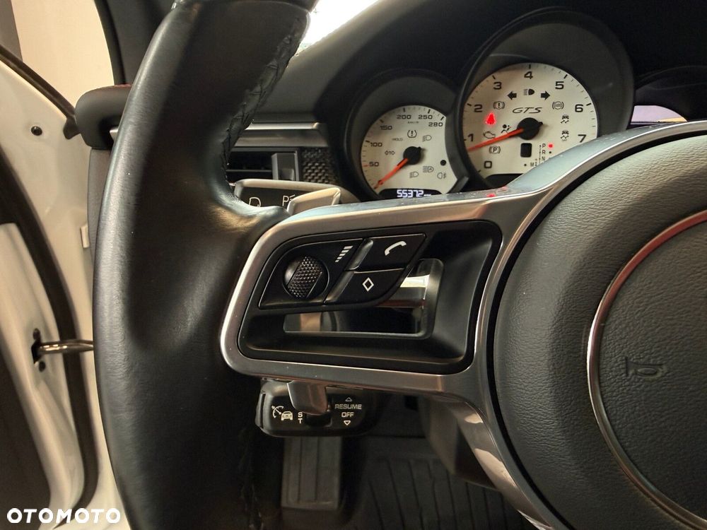 Porsche Macan - 35
