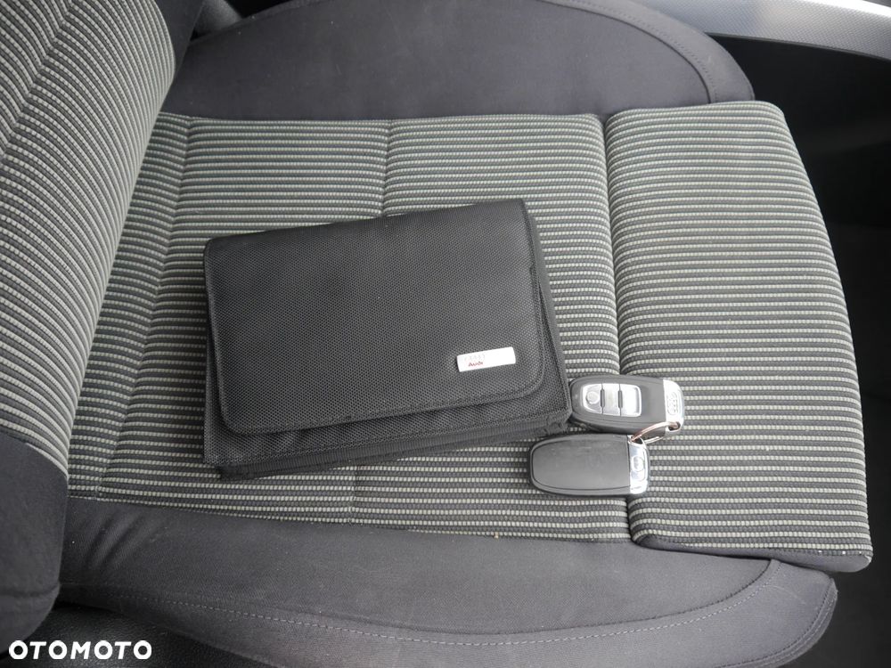 Audi A4 Avant 2.0 TDI DPF multitronic S line Sportpaket - 23