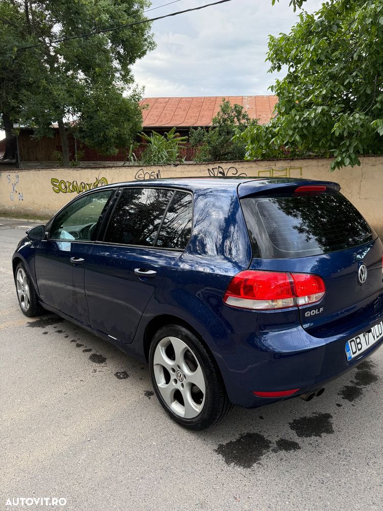 Volkswagen Golf - 1