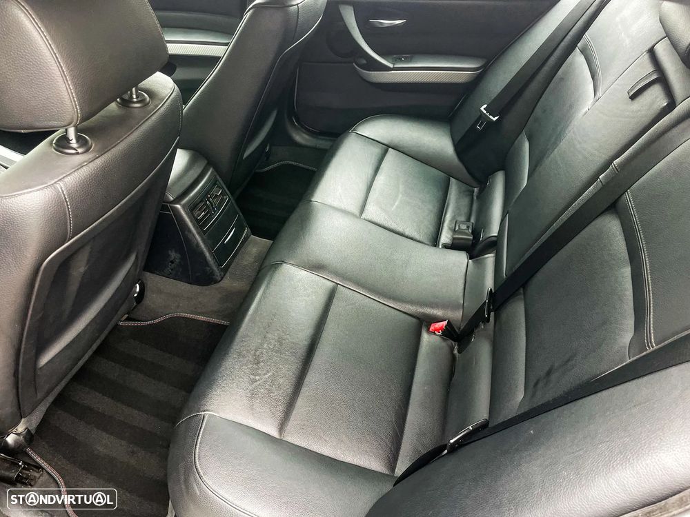 BMW 320 dA Touring - 7