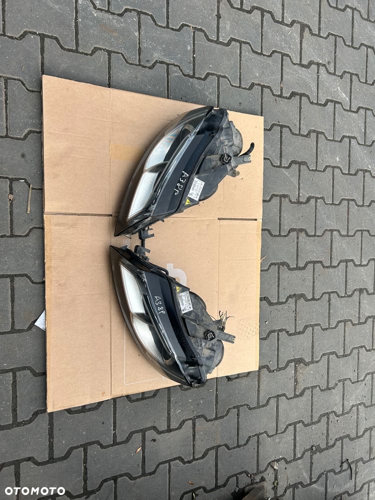 Audi A3 8P lift lampa prawy przód xenon led Europa 8P0941004  8P0941003 przetwornice - 1