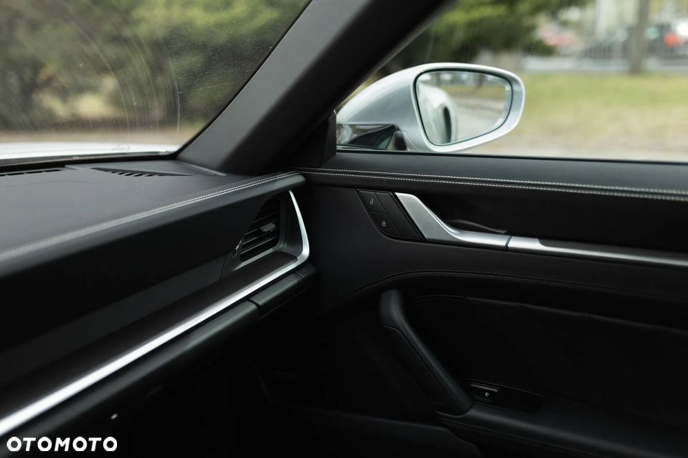 Porsche 911 Turbo S - 24