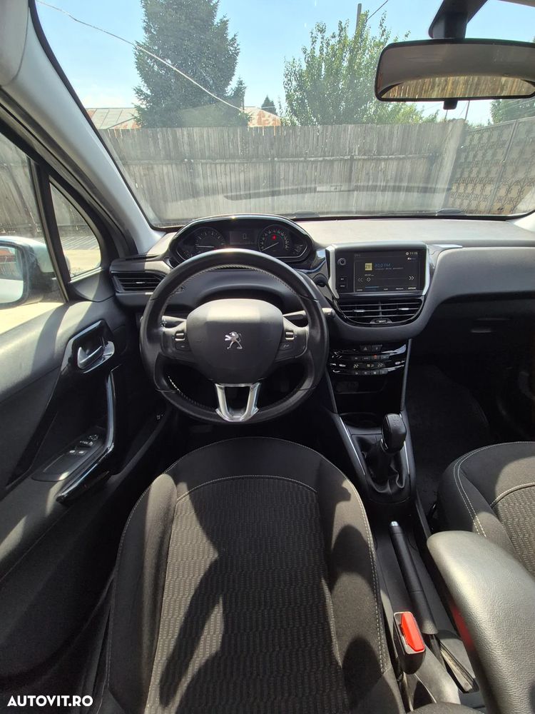 Peugeot 208 1.2 L PureTech Active - 9