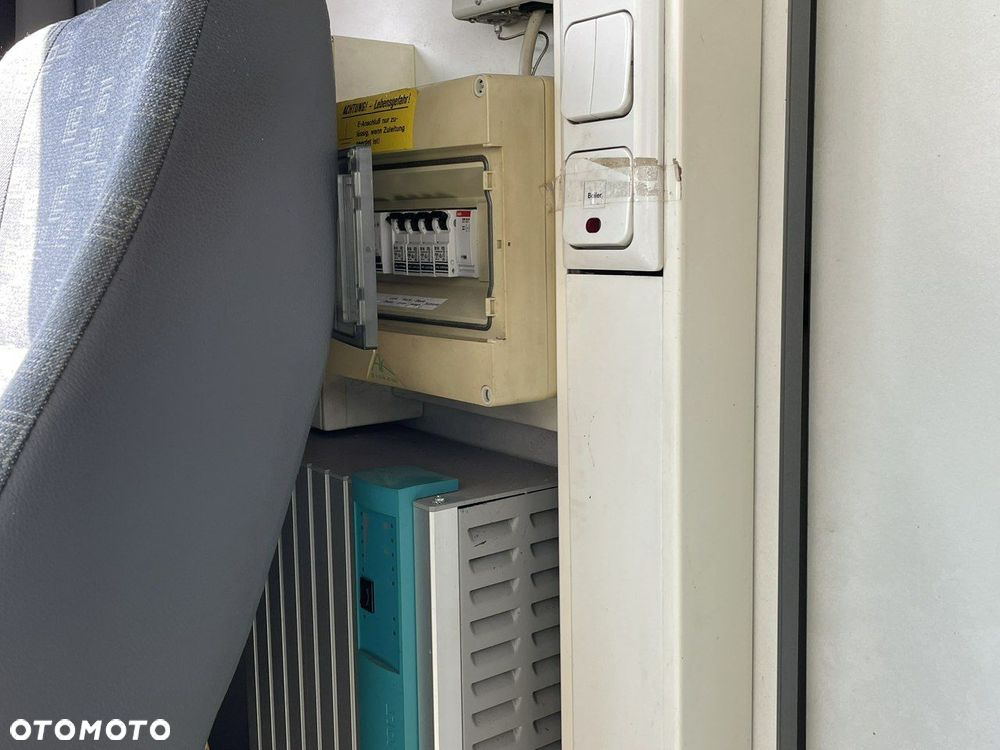 Mercedes-Benz Sprinter - 13