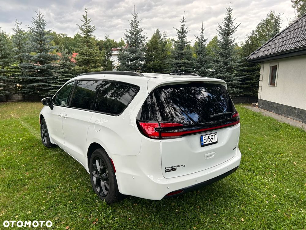 Chrysler Pacifica - 8