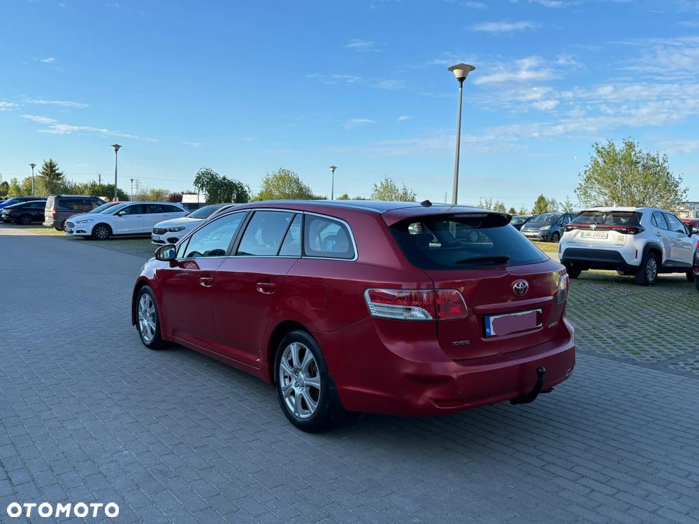 Toyota Avensis 2.2 D-CAT Sol - 4