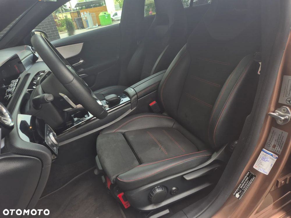 Mercedes-Benz CLA 250 Edition 1 7G-DCT - 24