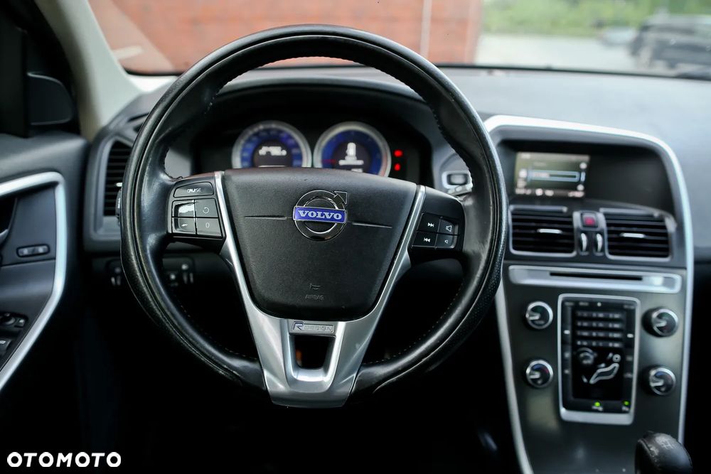 Volvo XC 60 DRIVe R Design - 23
