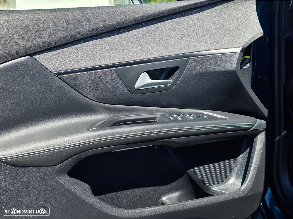 Peugeot 3008 1.6 Hybrid Allure e-EAT8 - 29