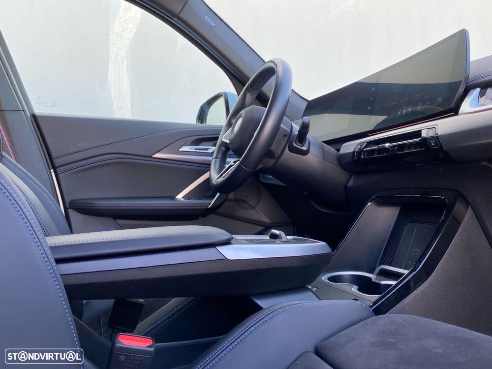 BMW iX1 eDrive20 Pack Desportivo M Pro - 12