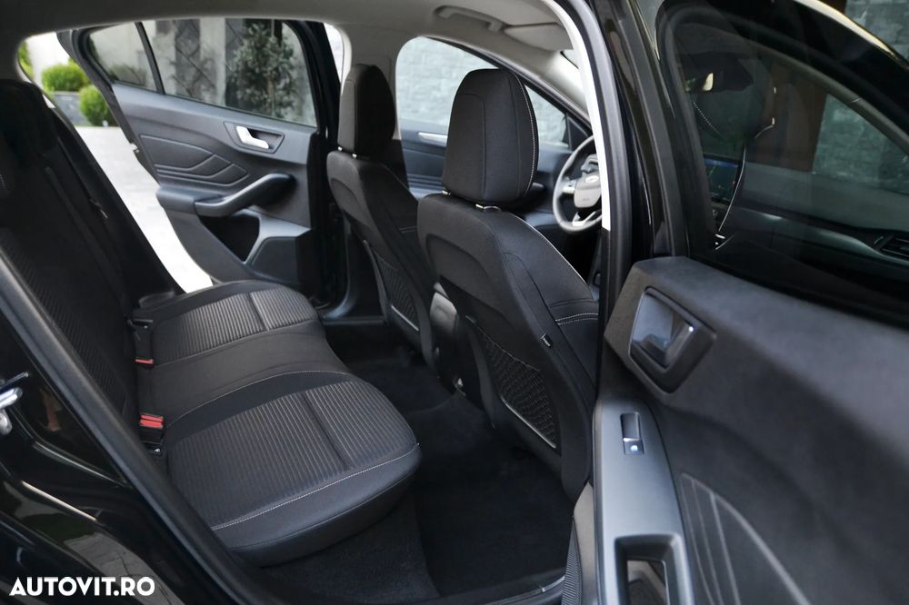 Ford Focus 1.0 EcoBoost MHEV Titanium X - 12