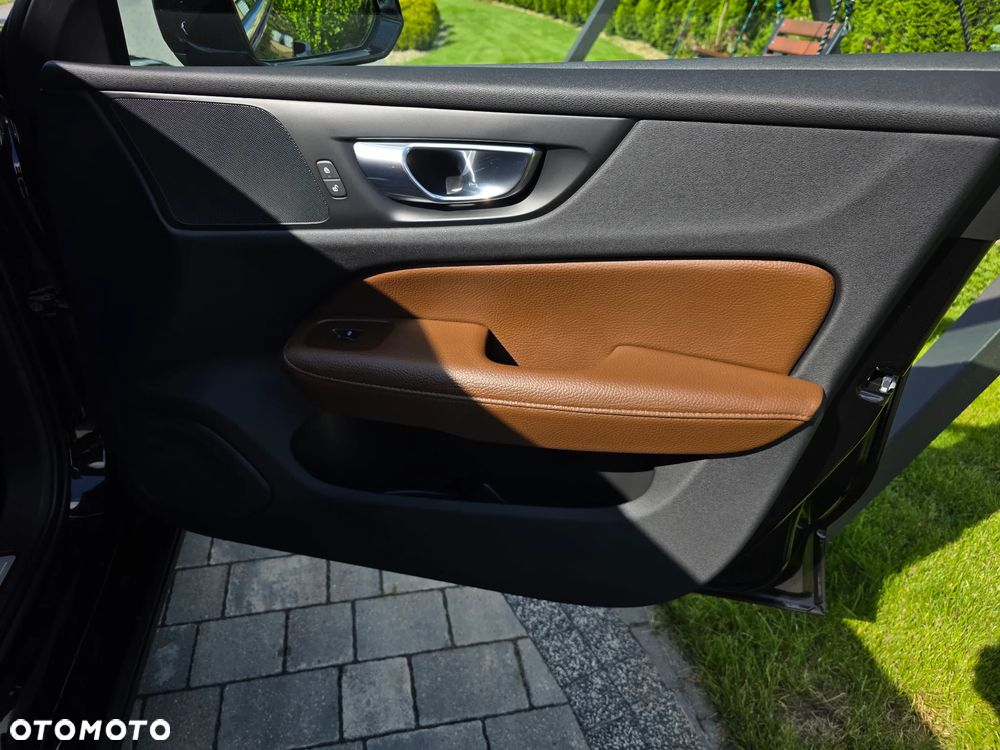 Volvo V60 T5 Geartronic Momentum Pro - 25