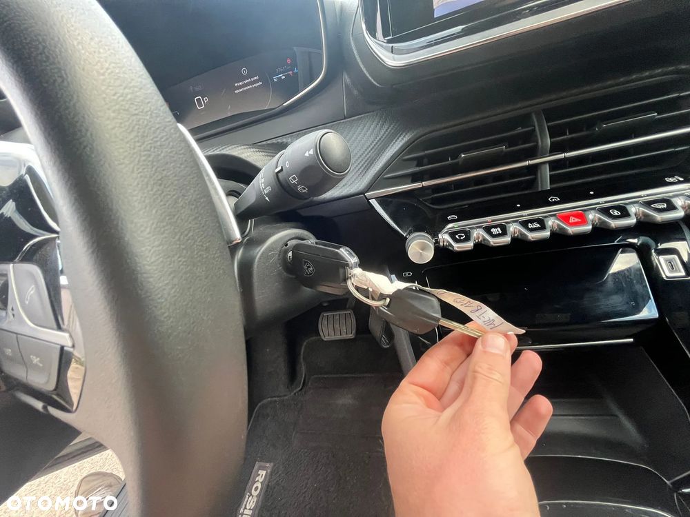 Peugeot 2008 PureTech 130 EAT8 Allure - 13