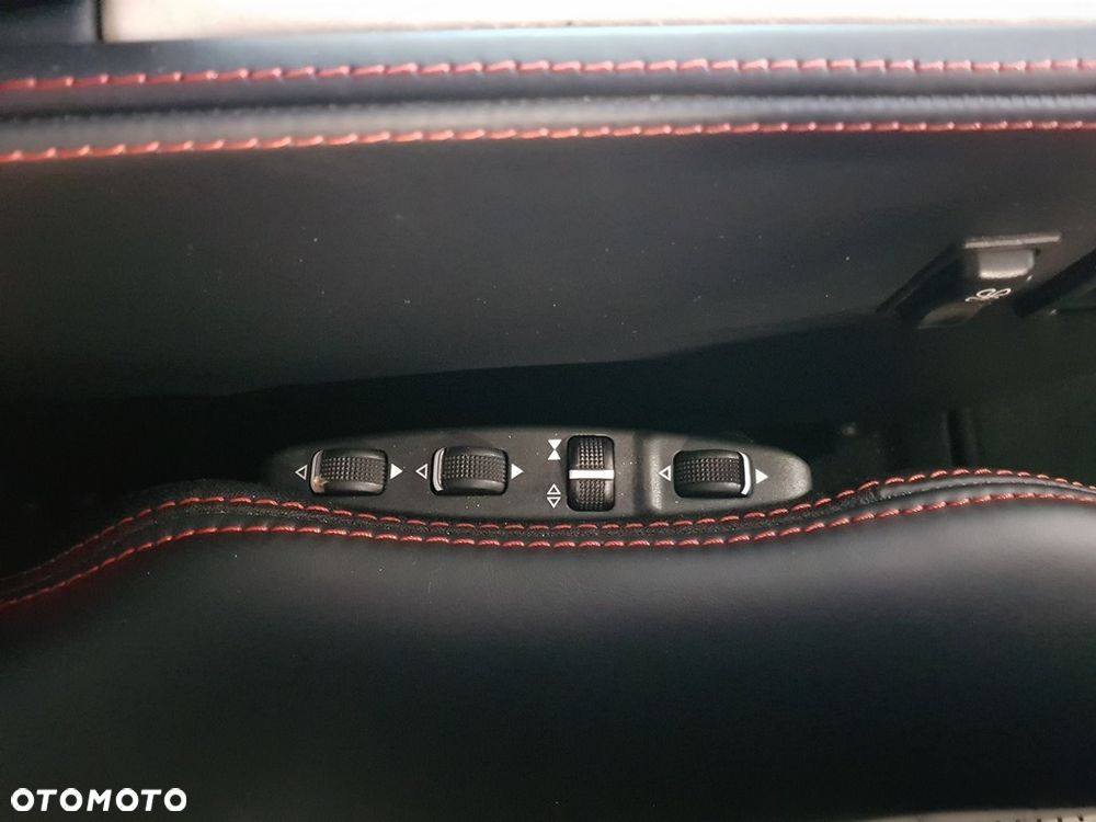 Mercedes-Benz Klasa G 63 AMG AMG SPEEDSHIFT 7G-TRONIC - 39