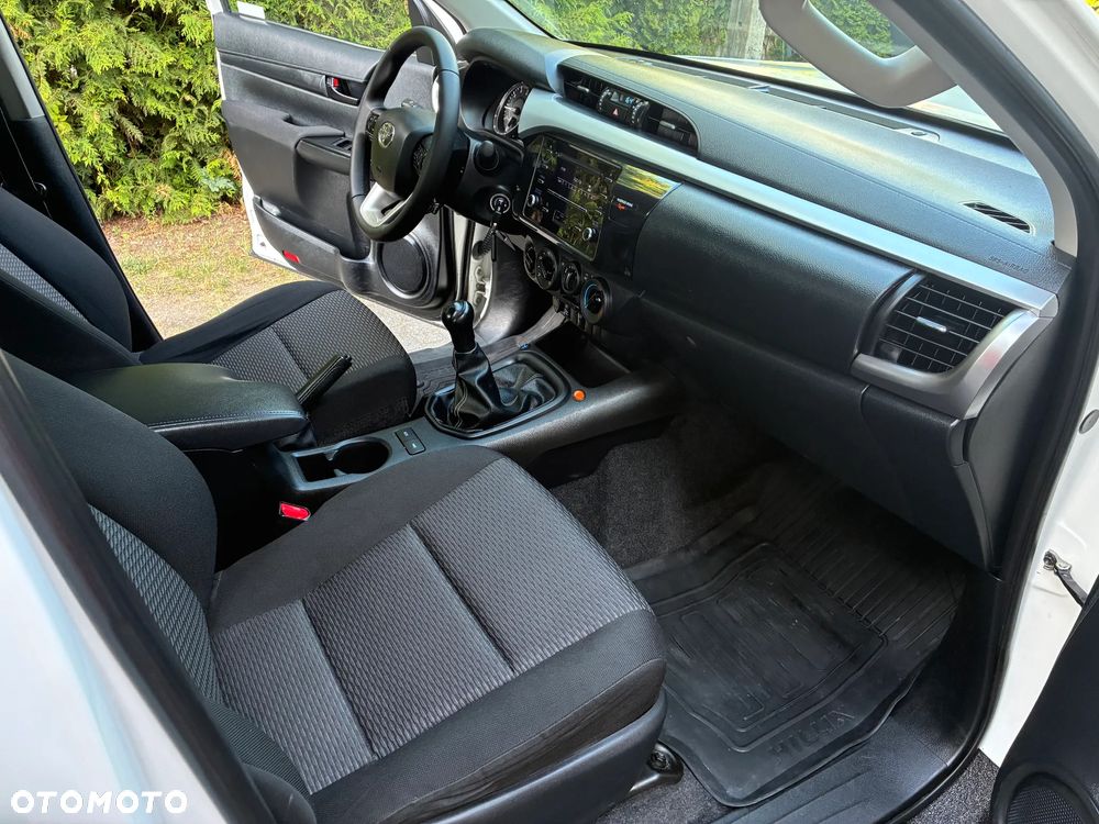 Toyota Hilux 2.4 D-4D Double Cab DLX 4x4 - 21