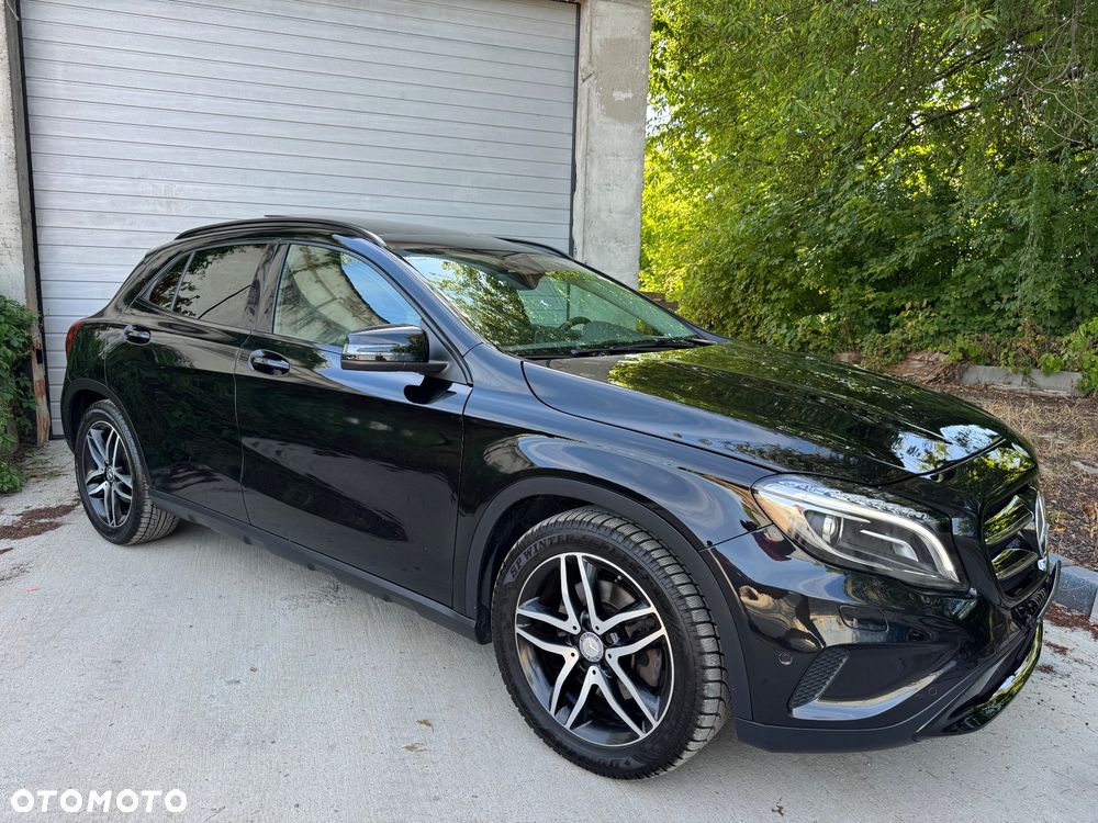 Mercedes-Benz GLA 250 4Matic 7G-DCT AMG Line - 2