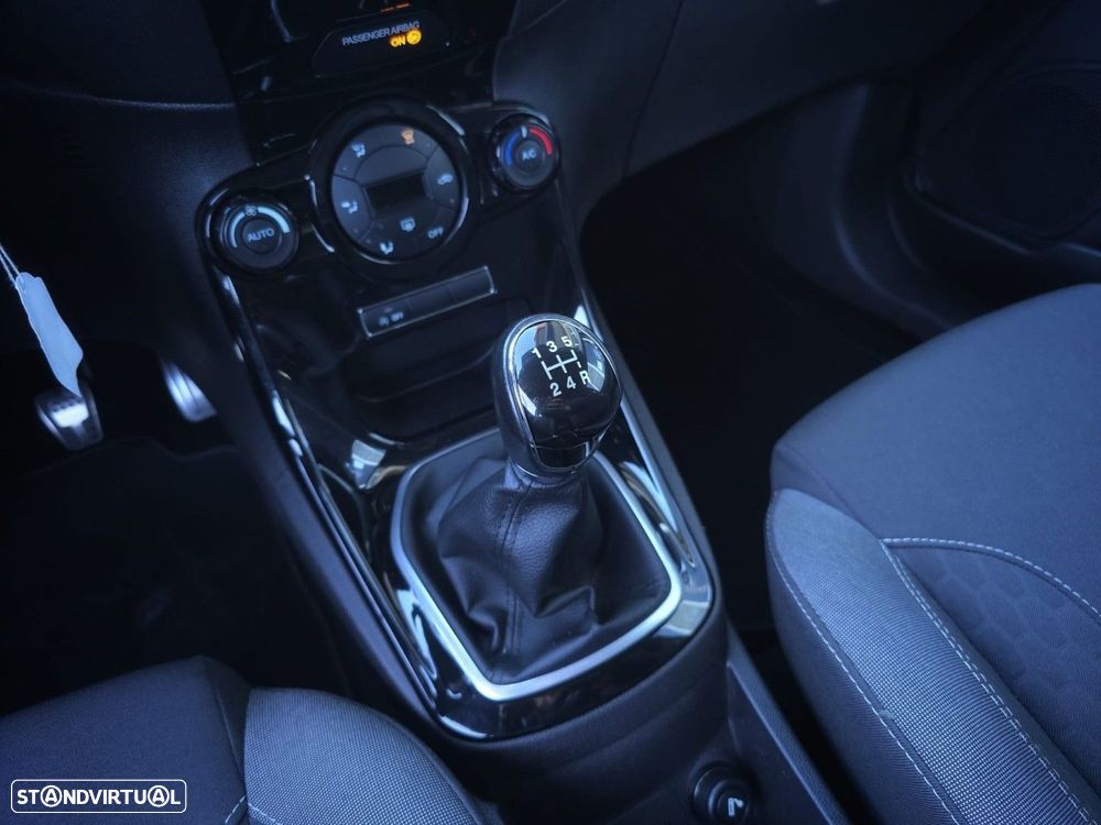 Ford Fiesta 1.0 T EcoBoost STLine - 18