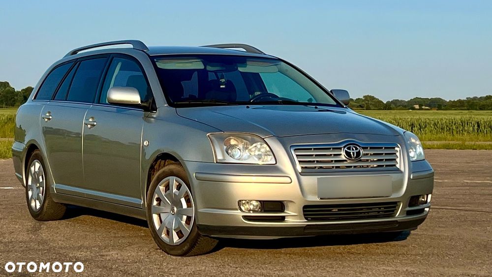 Toyota Avensis 1.8 VVT-i Sol - 1