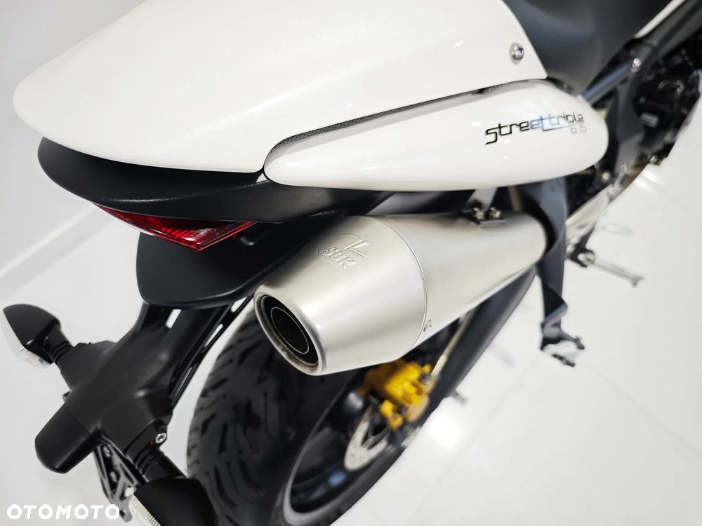 Triumph Street Triple - 14