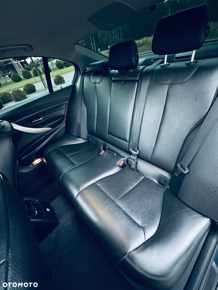 BMW Seria 3 320d - 8