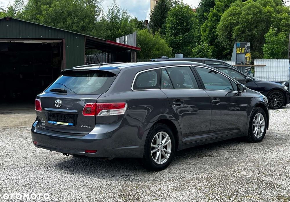 Toyota Avensis - 7