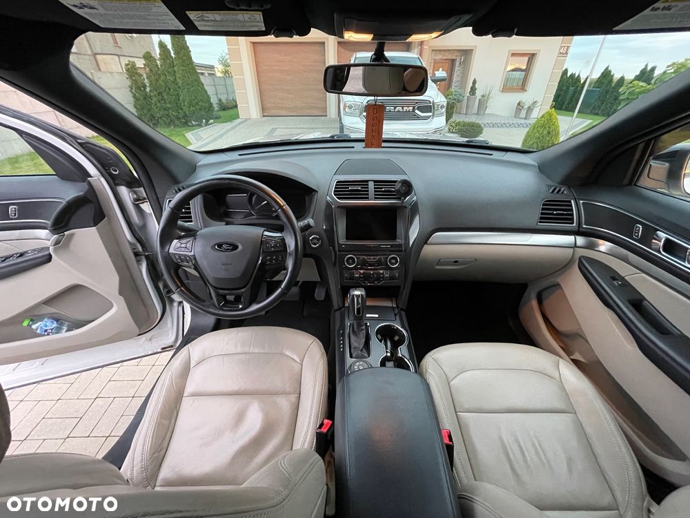 Ford Explorer - 13