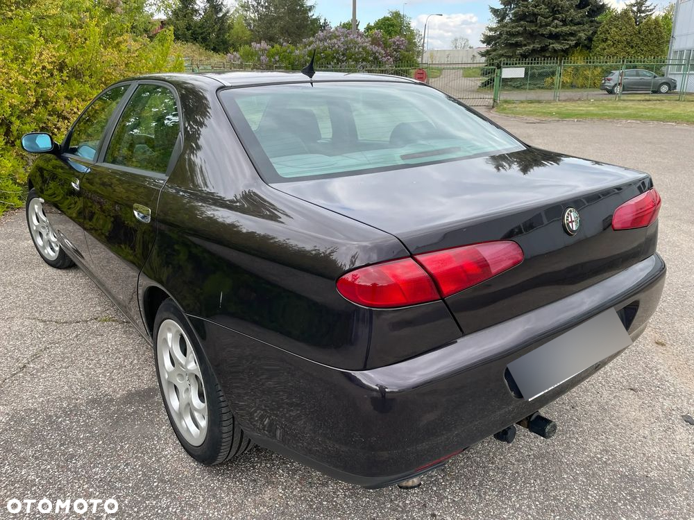 Alfa Romeo 166 2.4 JTD Distinctive - 9