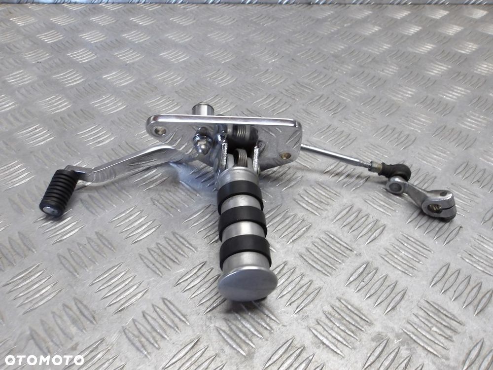 Set podnóżek kierowcy lewy dźiwgnia biegów HONDA VT 1100 C2 SHADOW SABRE 00-07r   PN. 50625-MAA-A80 - 5