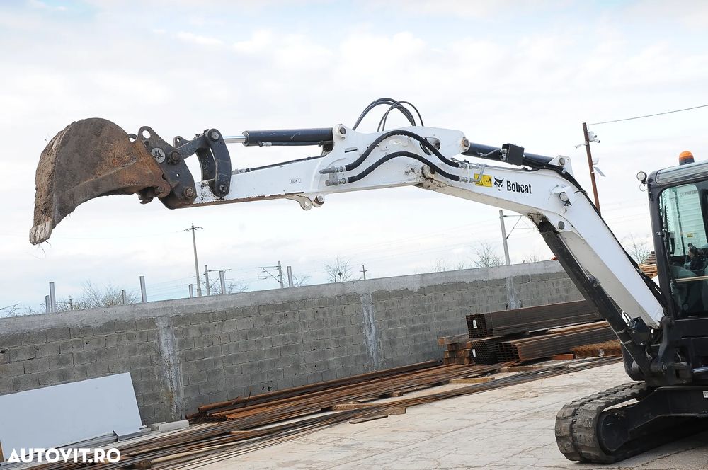 Bobcat E55 MiniExcavator 5,5 tone - 12