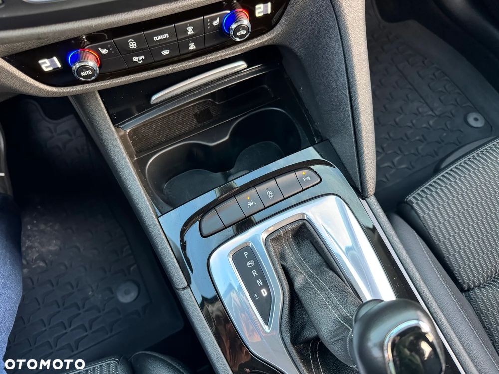 Opel Insignia Sports Tourer 2.0 Diesel Automatik Business Innovation - 22