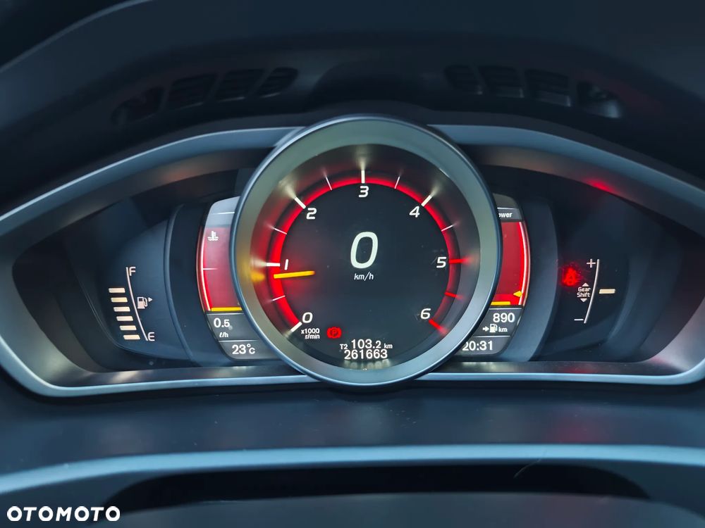 Volvo V40 D2 RDesign - 24
