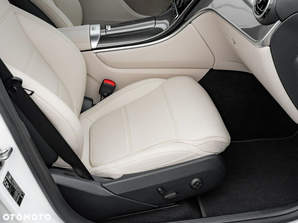 Mercedes-Benz GLC - 27