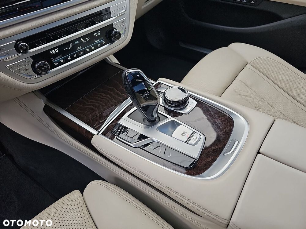 BMW Seria 7 - 23