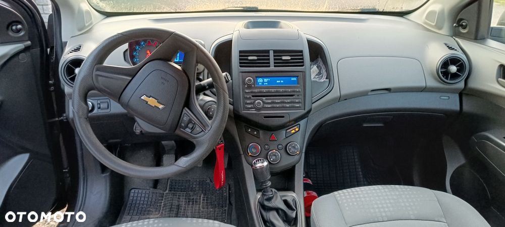 Chevrolet Aveo - 4
